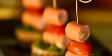 Feeding Senior Pups: The Ultimate Guide to the Best Food for Aging Dogs